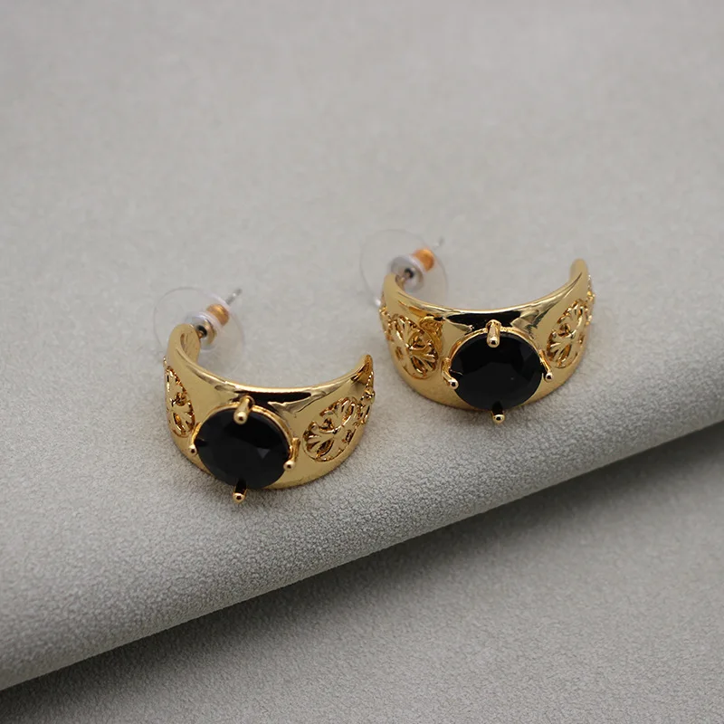 Niche Black Zircon Earrings Frenchretro Style Casualfashion Earrings Copper Plated with Real Gold