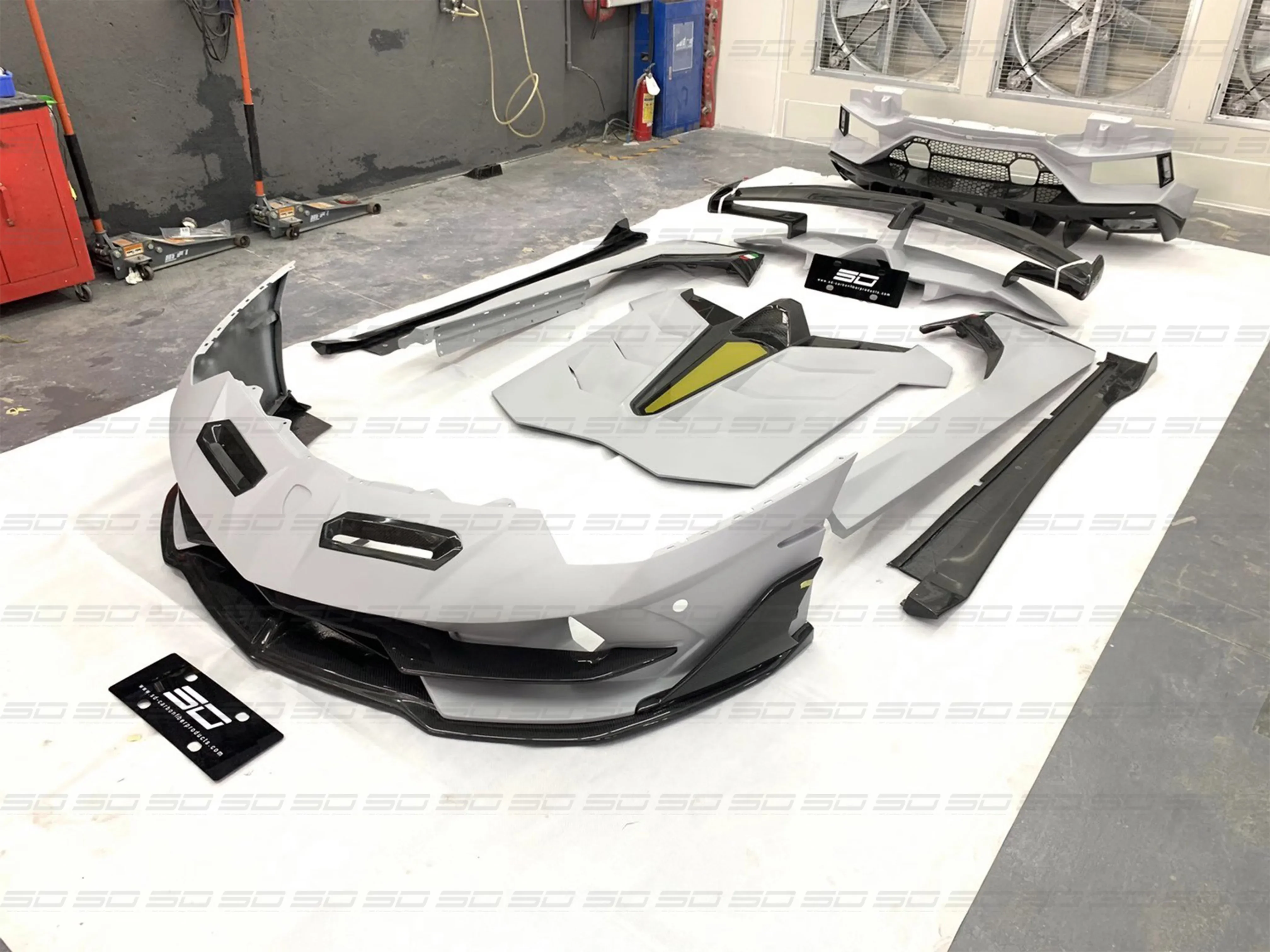 SVJ Style Dry Carbon +  Half Carbon Full Set Body Kit For Lamborghini Aventador P700 LP720 LP750