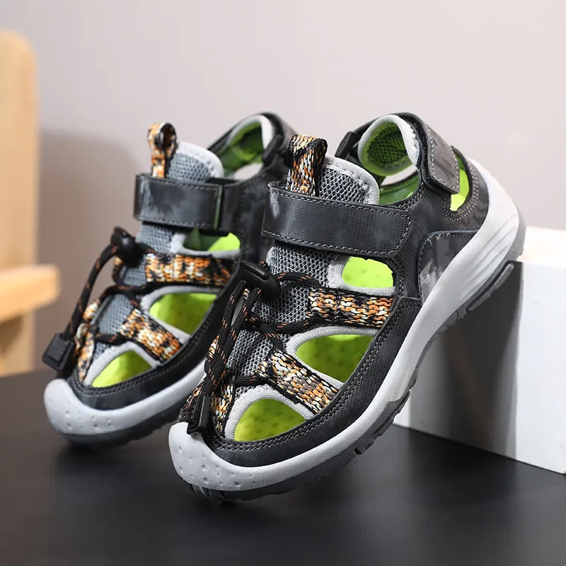 Jongens Baotou Sandalen 2024 Nieuwe Schoenen Holle Zachte Zool Anti-Slip Kinderschoenen Midden En Grote Kinderen Student Strandschoenen