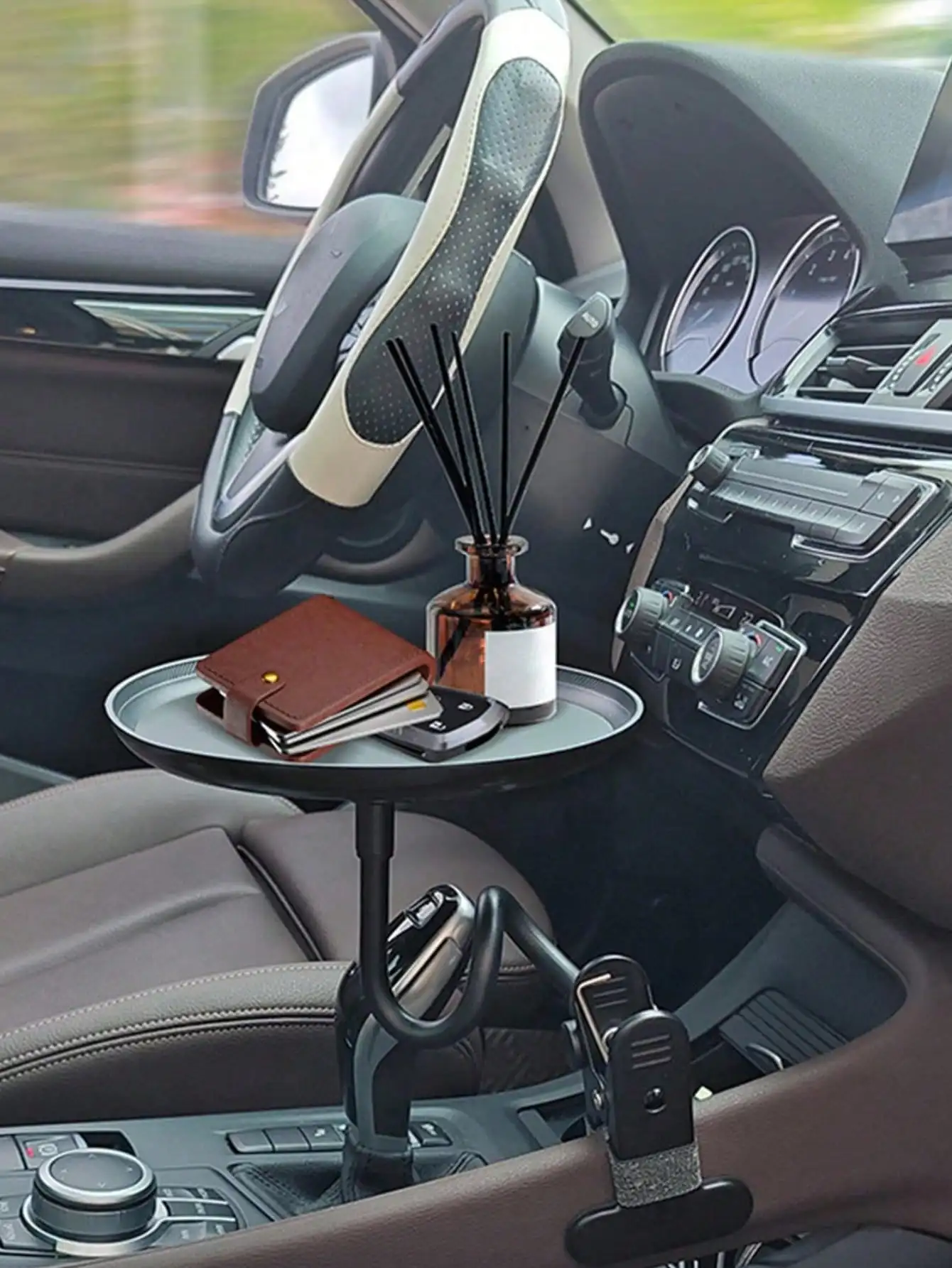 

Универсальный регулируемый автомобильный поднос — «многофункциональный стол для хранения» для организации автомобиля и улучшенного путешествия.