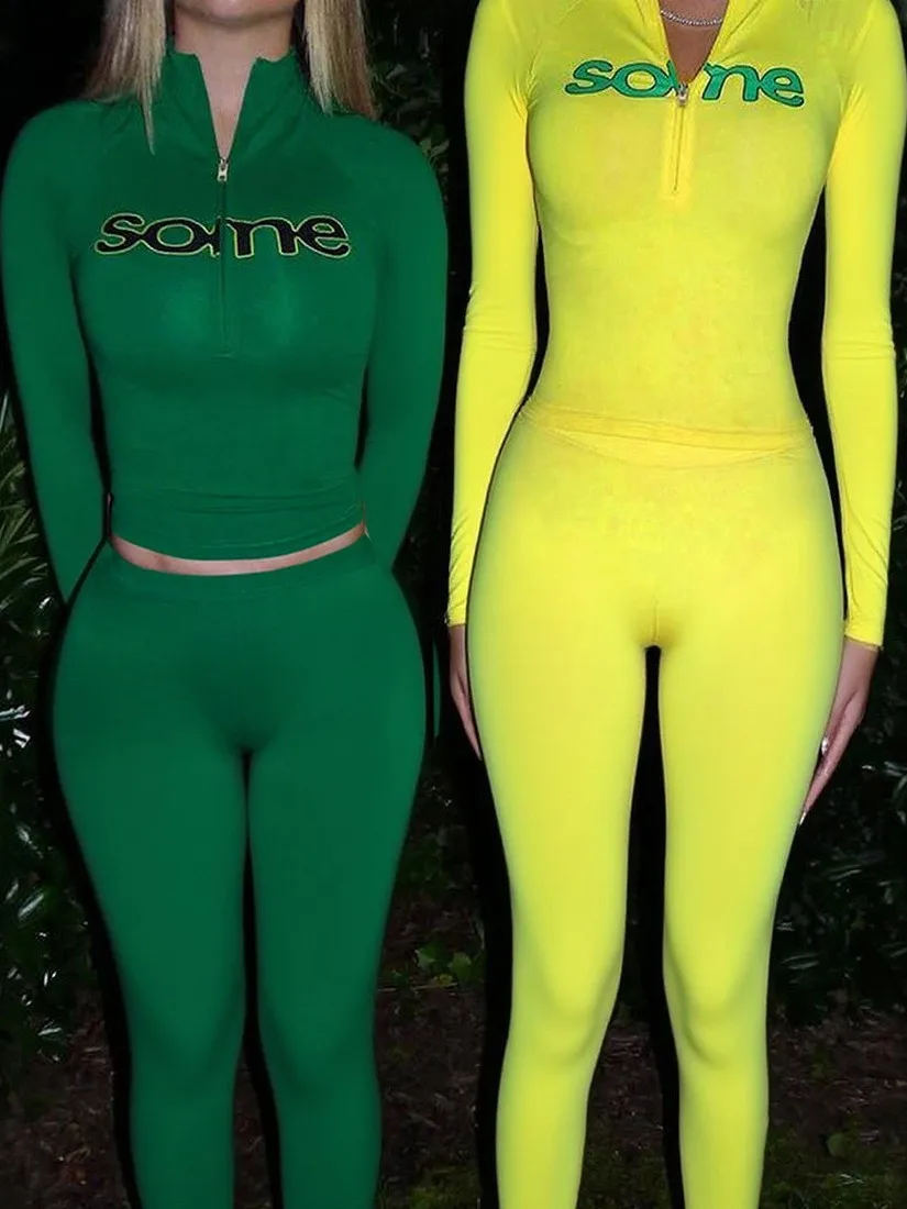 

Комплект Cleanfit: брюки с длинными рукавами и облегающим кроем, повседневный костюм для отдыха, брюки-парашюты с низкой талией из ПВХ-ткани с 3D-эффектом и принтом