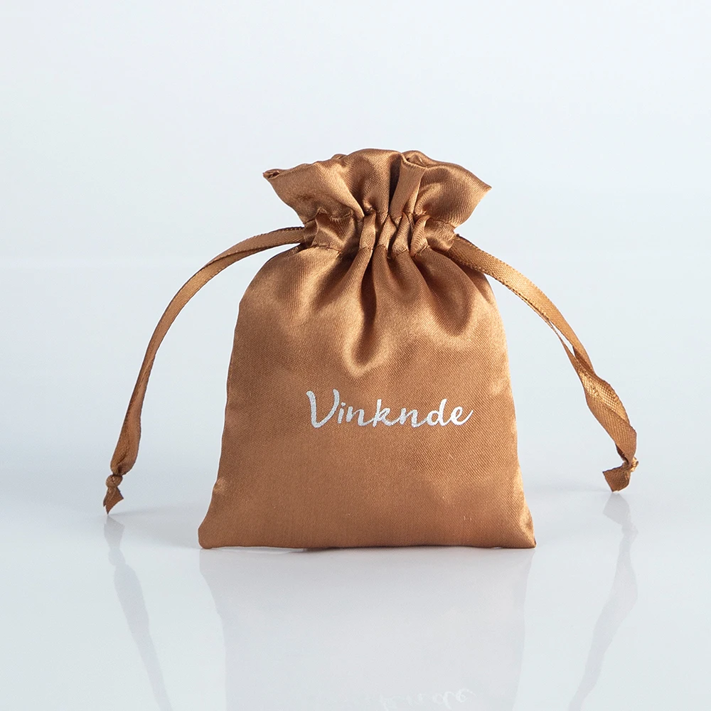 100 Stuks Zijde Satijn Geschenkzakje Custom Logo 8x10cm Trekkoord Zakjes Sieraden Verpakking Zakjes Bruiloft Goodie Gunsten Cake Zakjes