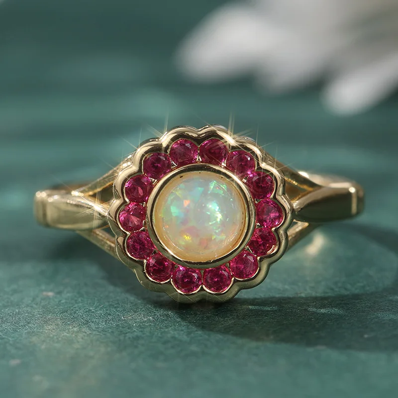 Vintage-Ring für Damen mit eingelegtem roten CZ-Kunstopal, wunderschöne goldene Farbe, geometrische Form, für den täglichen Gebrauch, Partyschmuck, Jubiläumsgeschenk – Detail 2