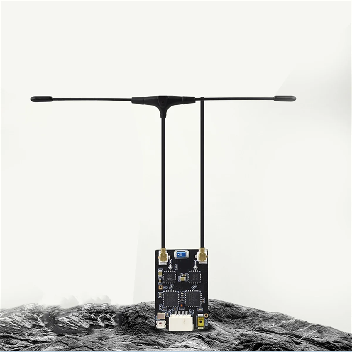 

CLCU ELRS GEMINI RX Dual Receiver 2.4Ghz 150mm & 90mm Antennas for Enhanced RC FPV Drone Racing Performance
