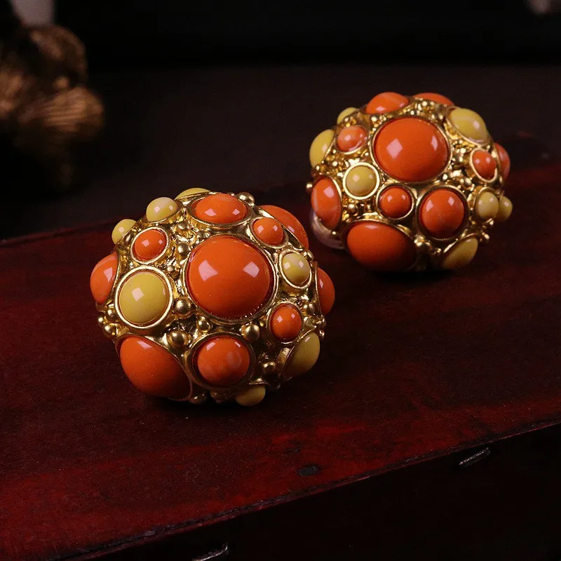 Vintage French Spherical Women\'s Earrings Sweet Romantic Colorful Resin Section Ear Clips Gift