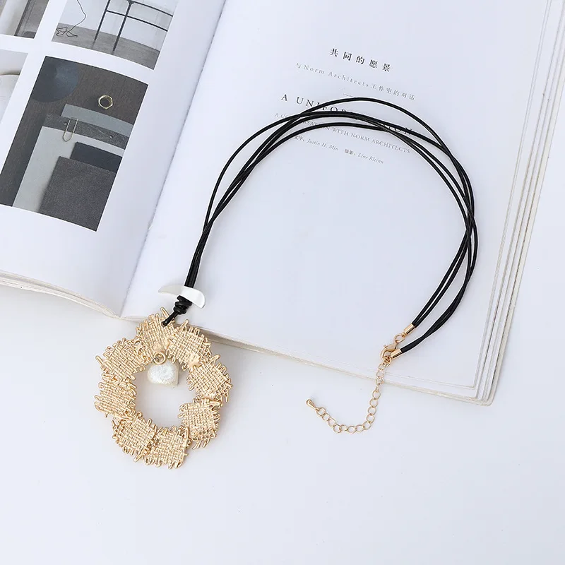 Foreign trade sweater chain long new necklace European and American popular women's geometric pearl fashion high-end necklace