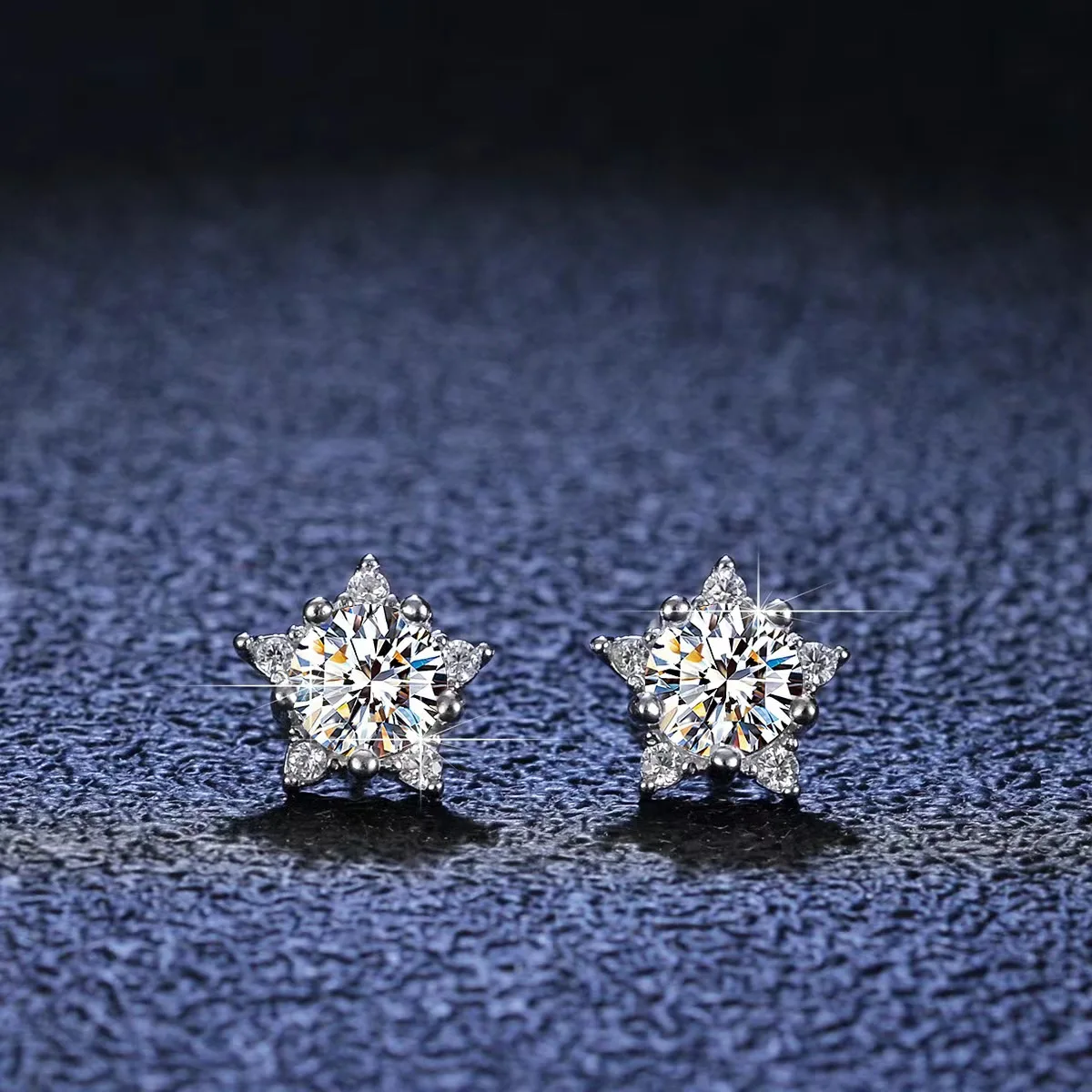 QUKE Real Moissanite Diamond Star Stud Earrings 0.5ct D Color VVS1 Pure 925 Sterling Silver for Women Wedding Fine Jewelry EA012