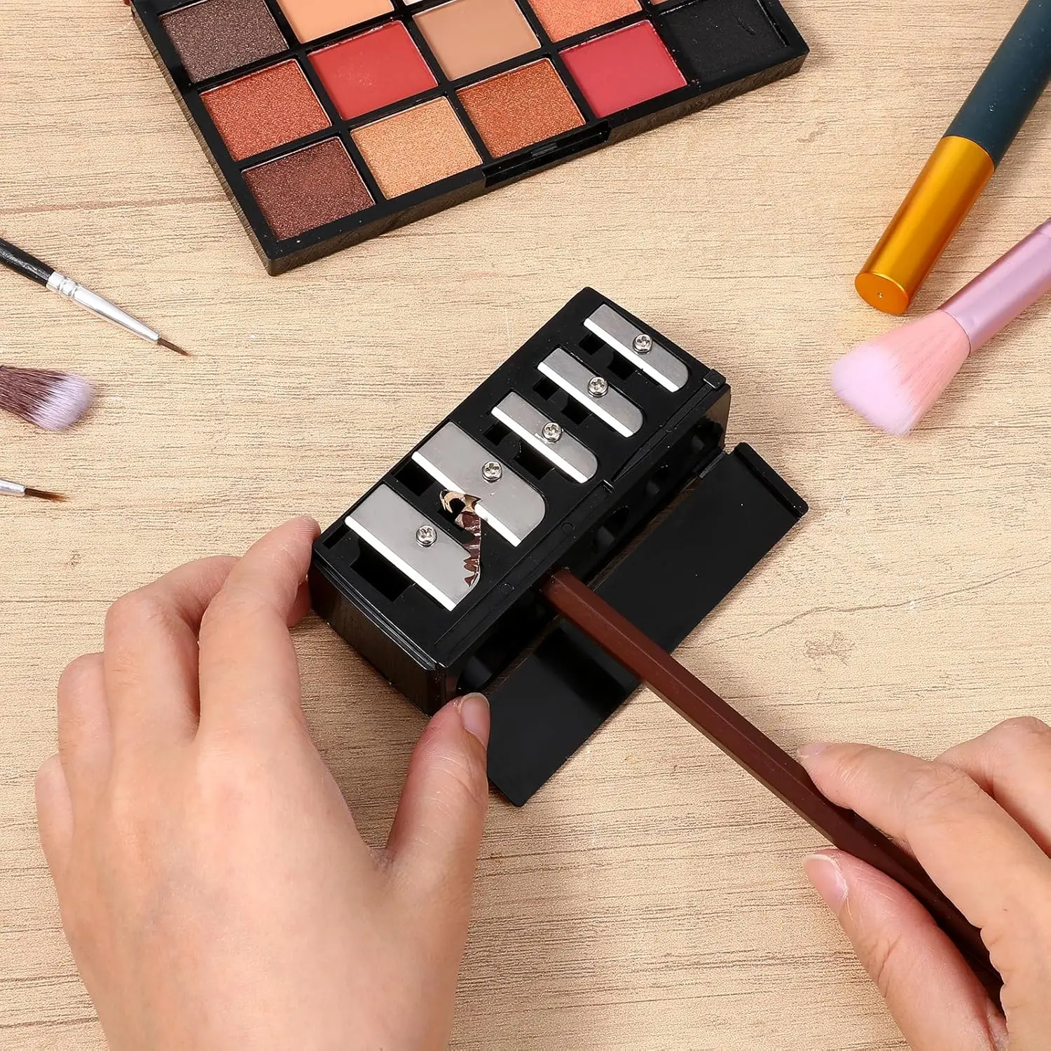 5-Hole Cosmetic Pencil Sharpener for Eyeliner, Eyebrow & Lip Liners - Compact with Lid view 4