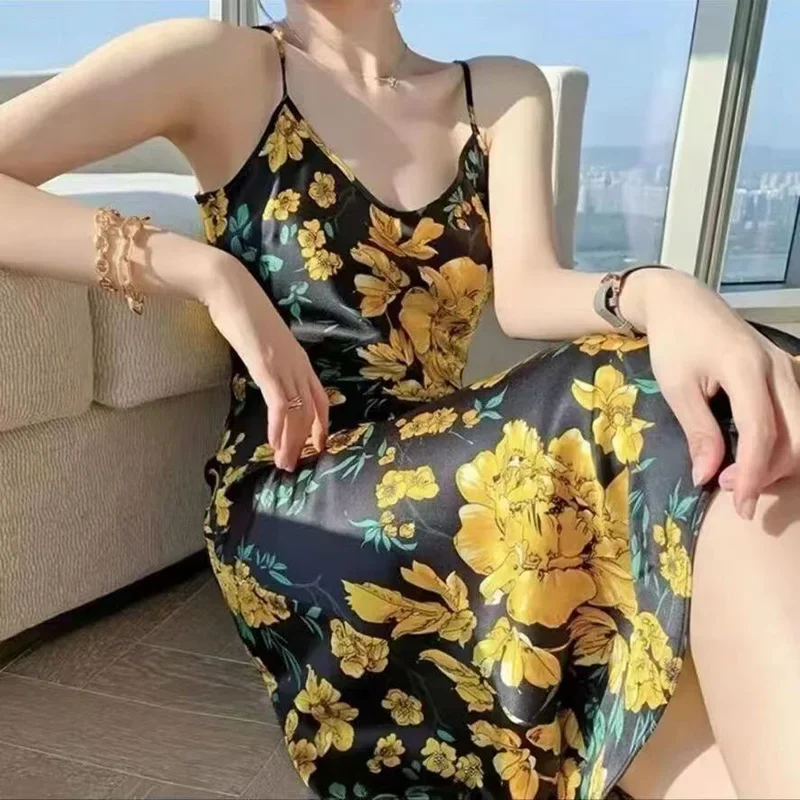 ชุดเดรสผู้หญิง ฤดูใบไม้ผลิ ฤดูร้อน 2024 รุ่นใหม่ ทรงหลวม สไตล์สาวออฟฟิศ ลายพิมพ์วินเทจ คอวี แขนกุด ลายดอกไม้