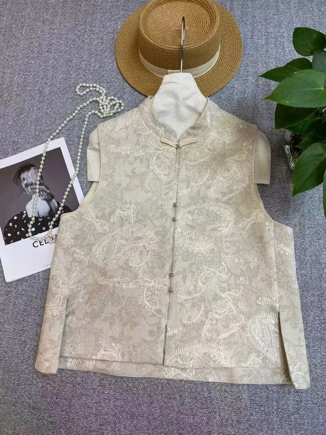 

New 2025 Chinese Sle Women's Vest Cotton Linen Button Embroidered Stand Collar Patchwork Summer Faion Commutewear