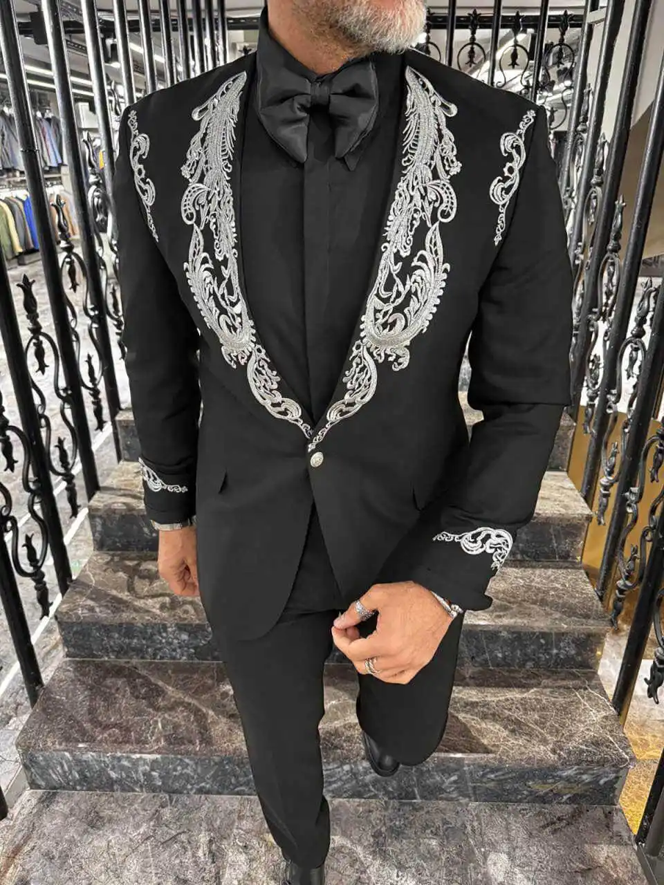 Handsome Man Tuxedos Appliques 2 Pcs Jacket Pants Men Suit Casual Shawl Lapel One Button Evening Wedding Groom Customized