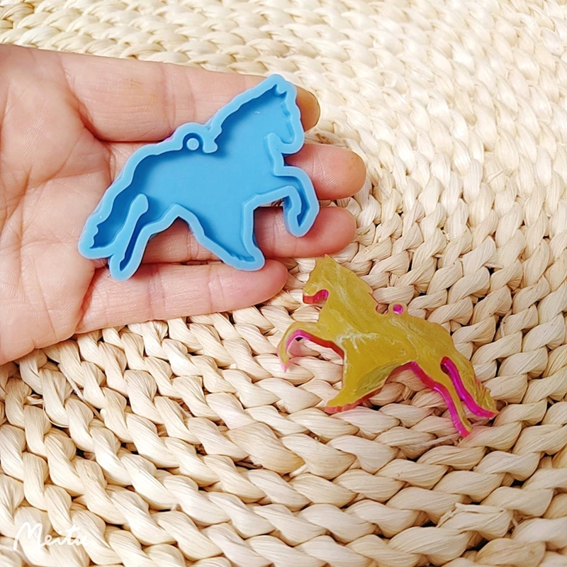 DIY Horse Riding Cowboy Hat Silicone Epoxy Mold DIY Keychain Pendant Jewelry Crafting Mould for Valentine Love Gift