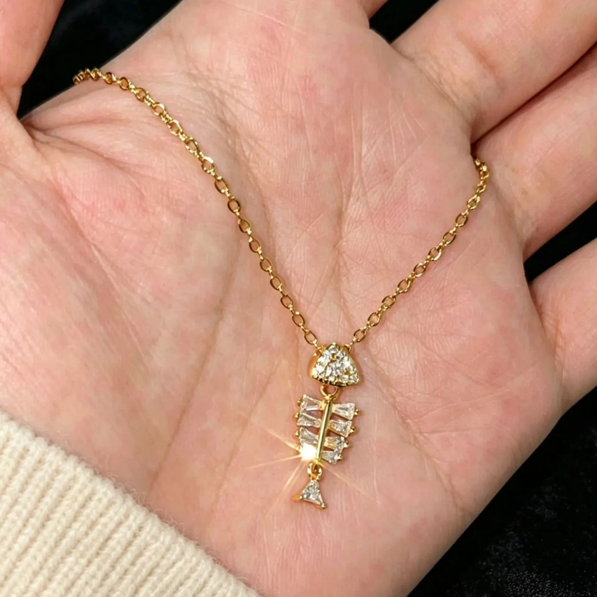 Lucky Bracelet Hand String Shake Sound Fish You Accompanied By Small Bones Fishbone Pendant Women Exquisite Flashing Very Fine