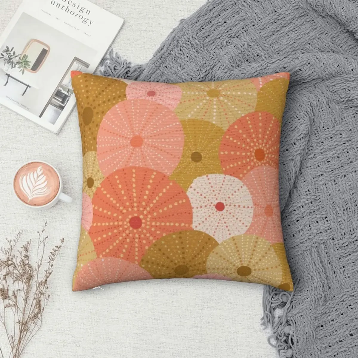 Sea Urchins In Gold Pillowcase Polyester Pillow Cover Cushion Comfort Throw Pillow Sofa Decorative Cushions Used for Living Room