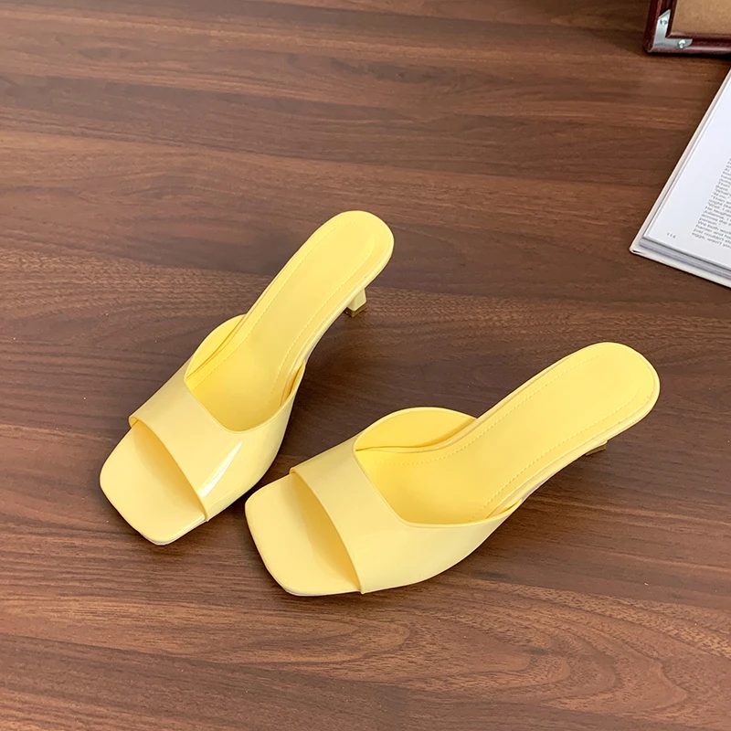 2025 صنادل نسائية عالية الكعب صيف موضة جديدة ساحة تو المفتوحة تو المرأة أنيقة عادية مريحة