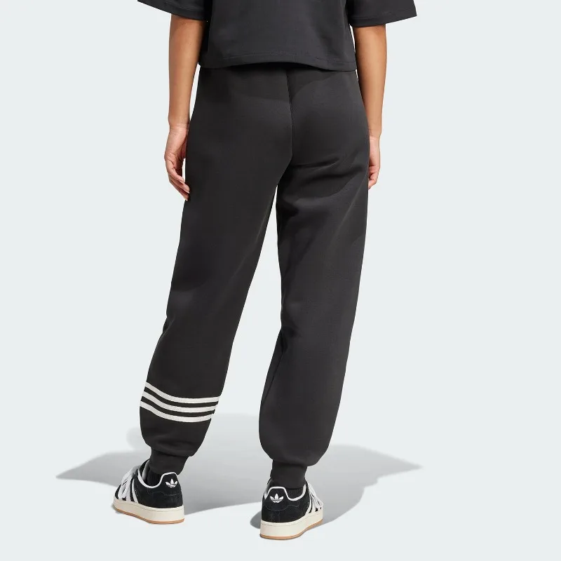 Adidas Wrinkle Free Elastic Waistband Straight Leg Multi Cargo Pockets Daily TrousersIW5605