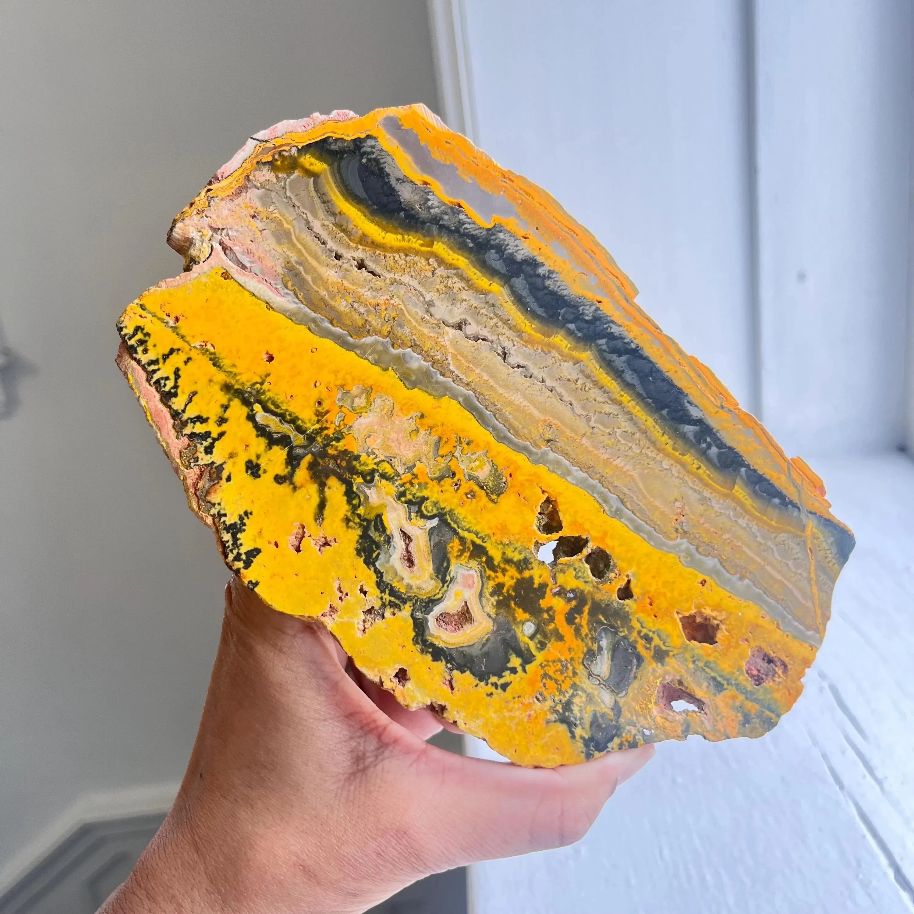 

1pc Mustard Bumblebee Jasper Slice Crystal Decoration, Specimens Decorative Ornament, Crystal Decorative Gifts for Parents