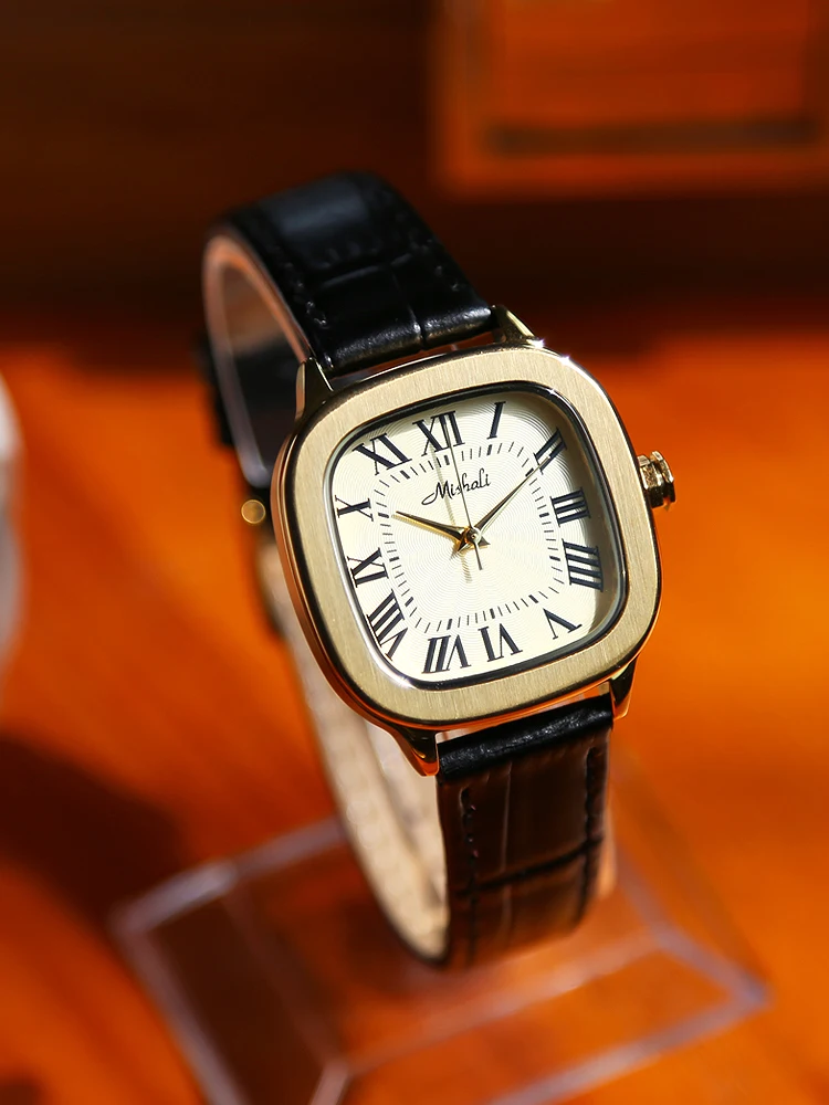 ساعة نسائية أصلية، قرص كبير، طراز فاخر، وصول جديد 2026، ساعة نسائية عصرية بطبعة جلد الفهد الراقية #1