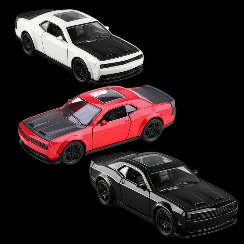 1/36 Scale Four-Door Alloy Sports Car, Metal Casting, Exquisite Vehicle Gift Decoration