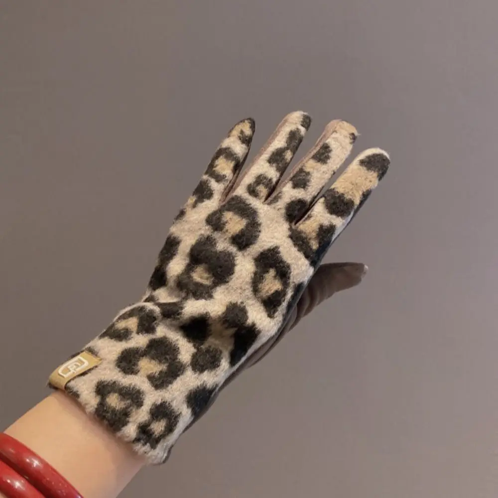 Practical Cashmere Leopard-print Gloves Keep Warm Touch Screen Ladies Driving Gloves Cold-proof Winter Gloves Motorcycle Riding