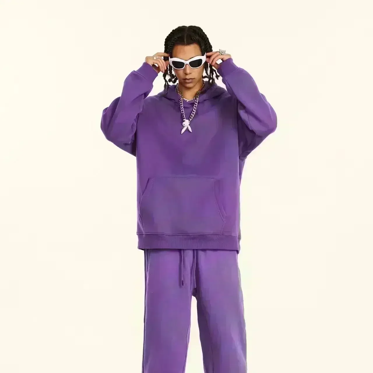 2026 neuer Hoodie mit gemusterten, verzerrten Mustern, mehrreihiger Textgrafik und allmählichen Farbverläufen, geeignet für Männer und Frauen – Detail 4