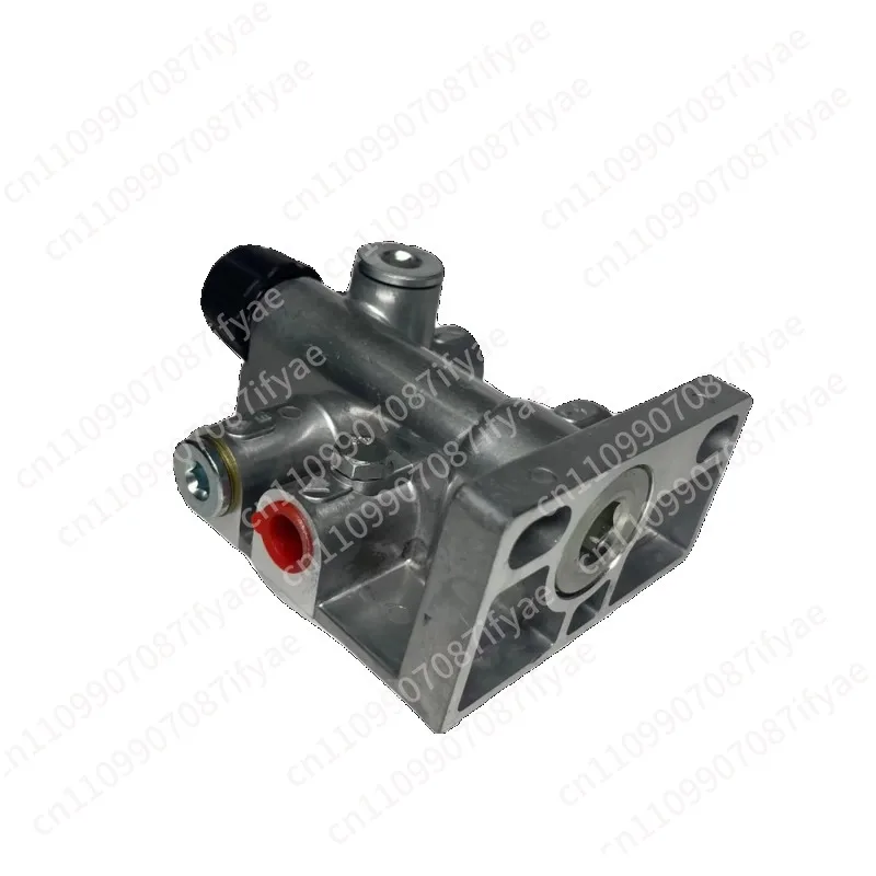 Suitable for Deutz TCD7.8 Volvo Engine 04504438 Oil-Water Separator 04506917 Aluminum Seat Hand Oil Pump