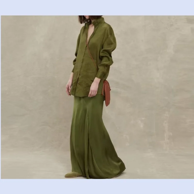 

Spain's niche green dyed silk linen shirt with loose shoulder and medium length