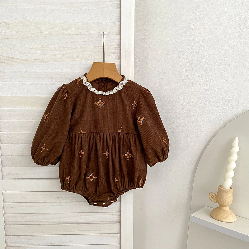 ชุดรอมเปอร์เด็กทารกผ้าคอร์ดูรอ - Baby Nursery Embroidery บทวิจารณ์และราคา