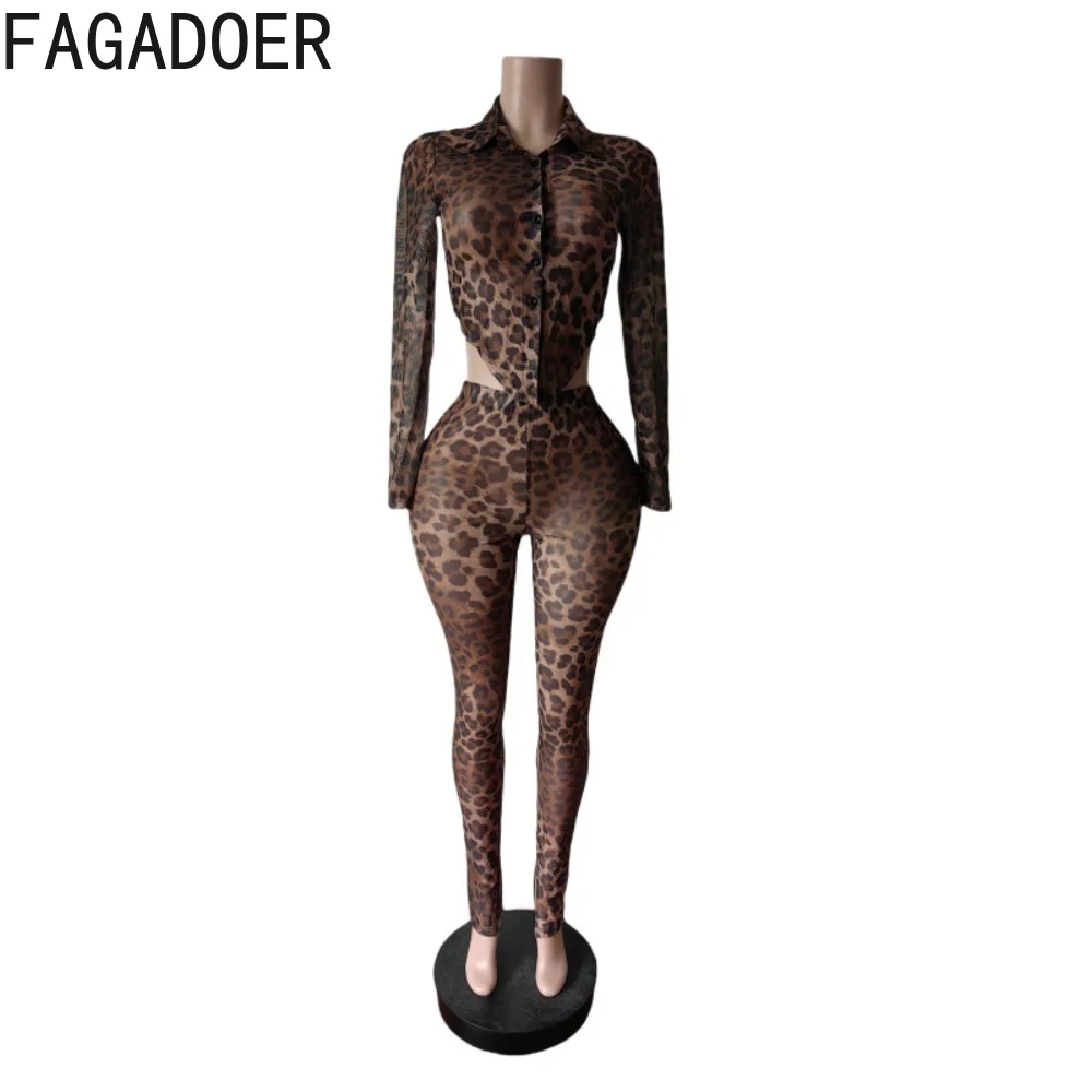 ชุดเซ็ต 2 ชิ้นลายเสือดาวสุดเซ็กซี่จาก FAGADOER สำหรับผู้หญิง เสื้อครอปตาข่ายแต่งผ้าปะติดและกางเกงเข้าชุด สไตล์สตรีทแวร์