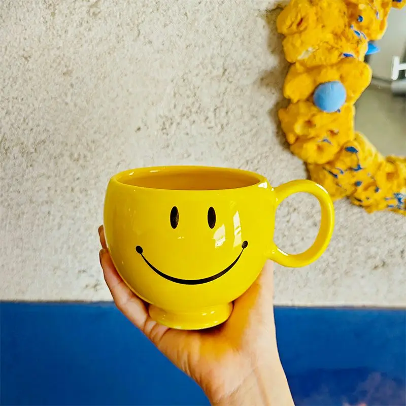 Same Style Friends Smiley Face Mug Ceramic Large Capacity Water Cup Breakfast Cup Coffee Ice Cream Cup Birthday Gifts Household