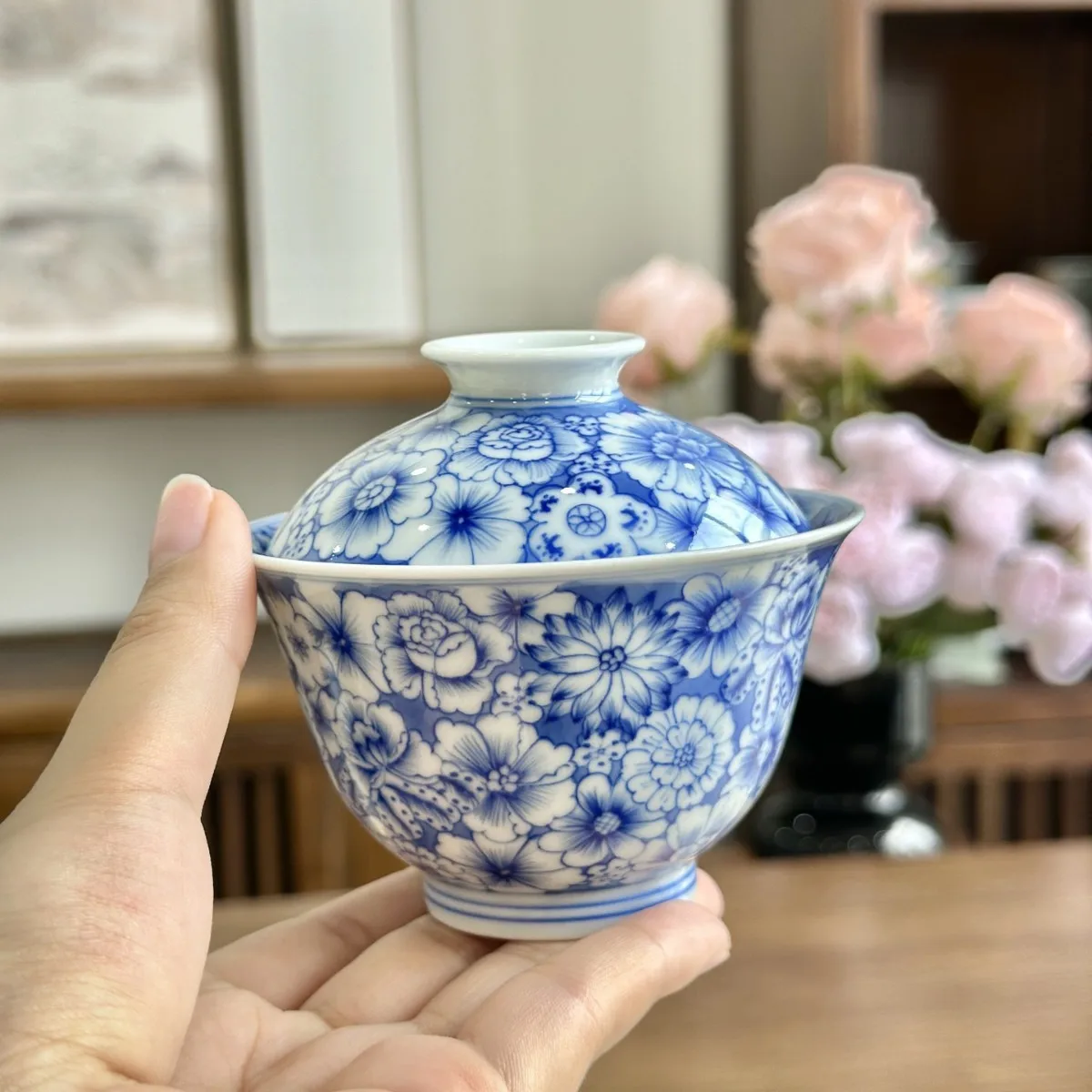 Jingdezhen boutique ceramics handmade peony million flowers blue and white cover bowl explosion gift