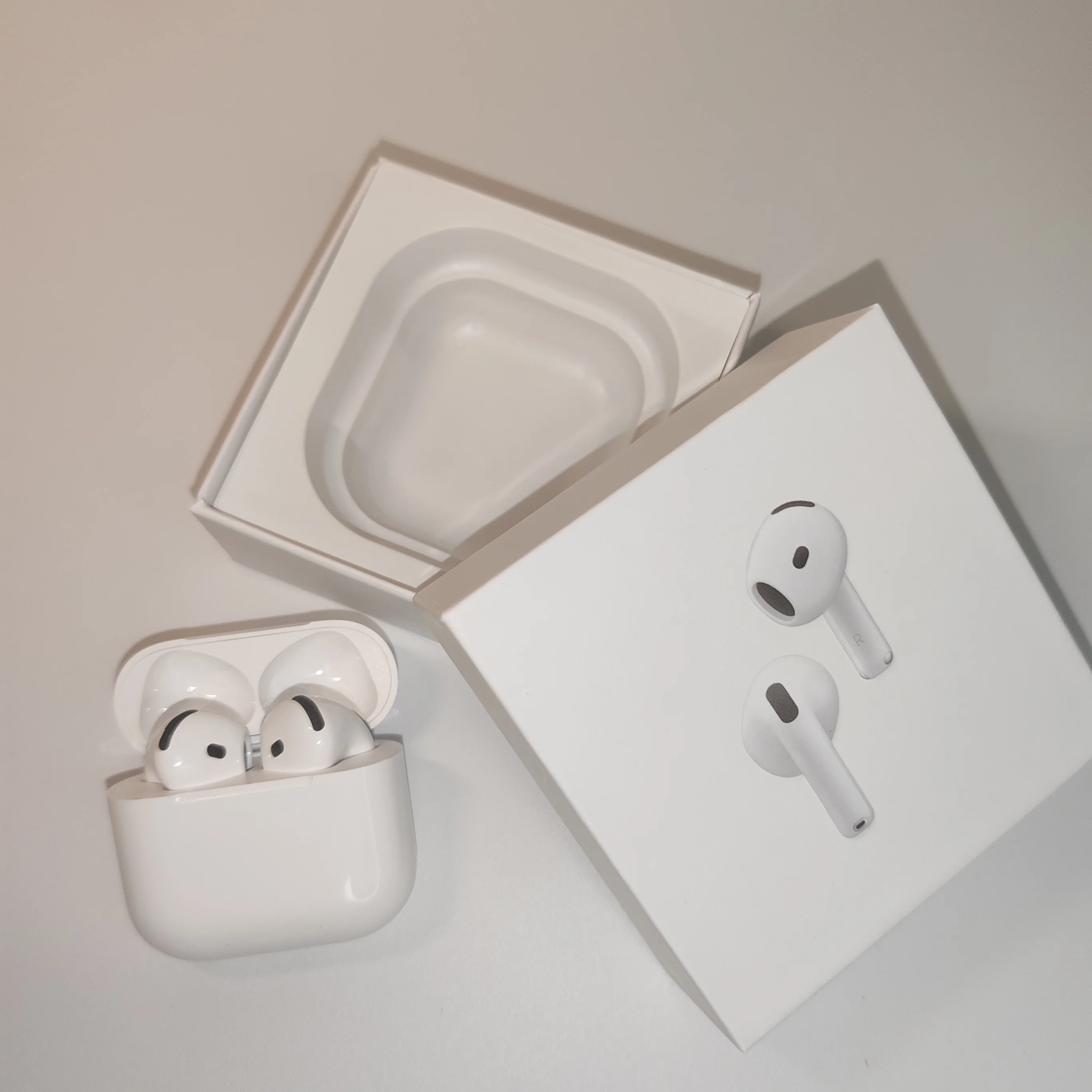 سماعة بلوتوث الجيل السابع لـ Anthem Pods4 7th Generation سماعة رأس بخاصية البلوتوث سماعة رأس بخاصية البلوتوث عالية الجودة