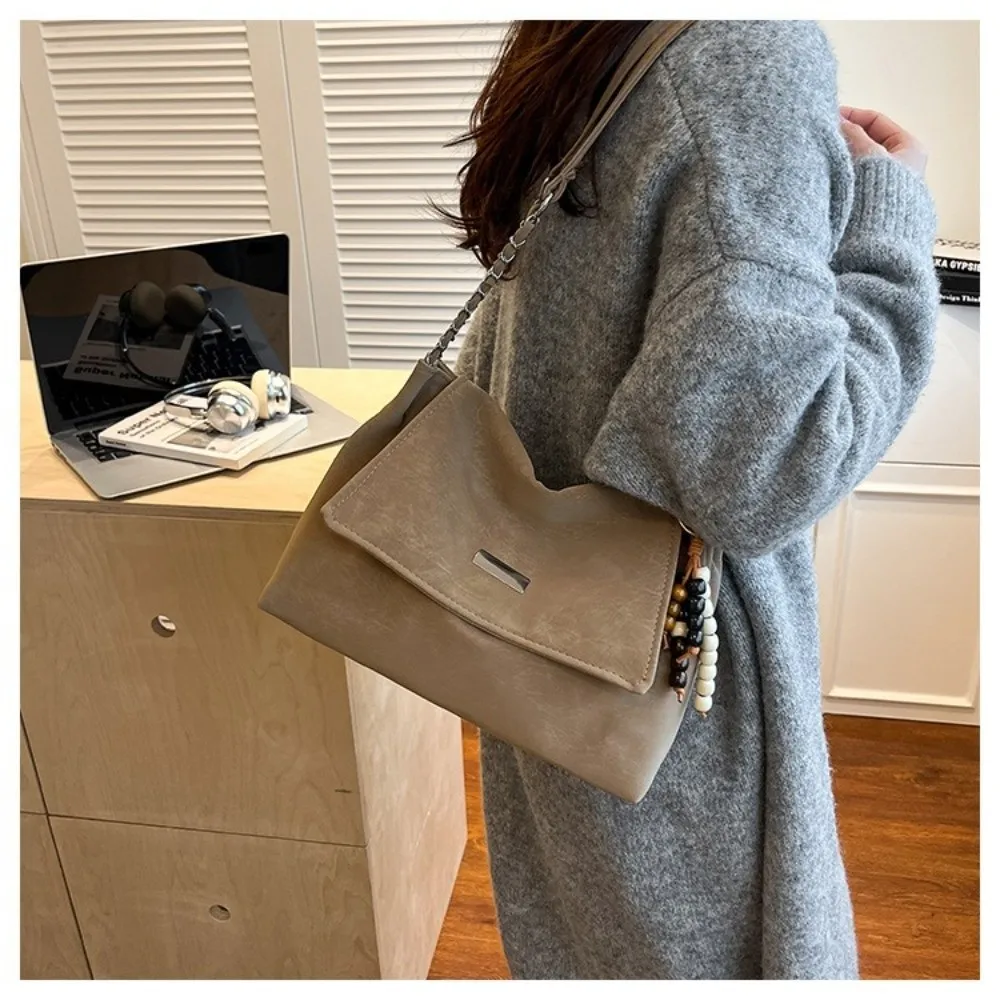 Retro-Ketten-Umhängetasche aus Leder mit großem Fassungsvermögen, Crossbody-Tasche für Damen, Handtasche für Reisen – Detail 2