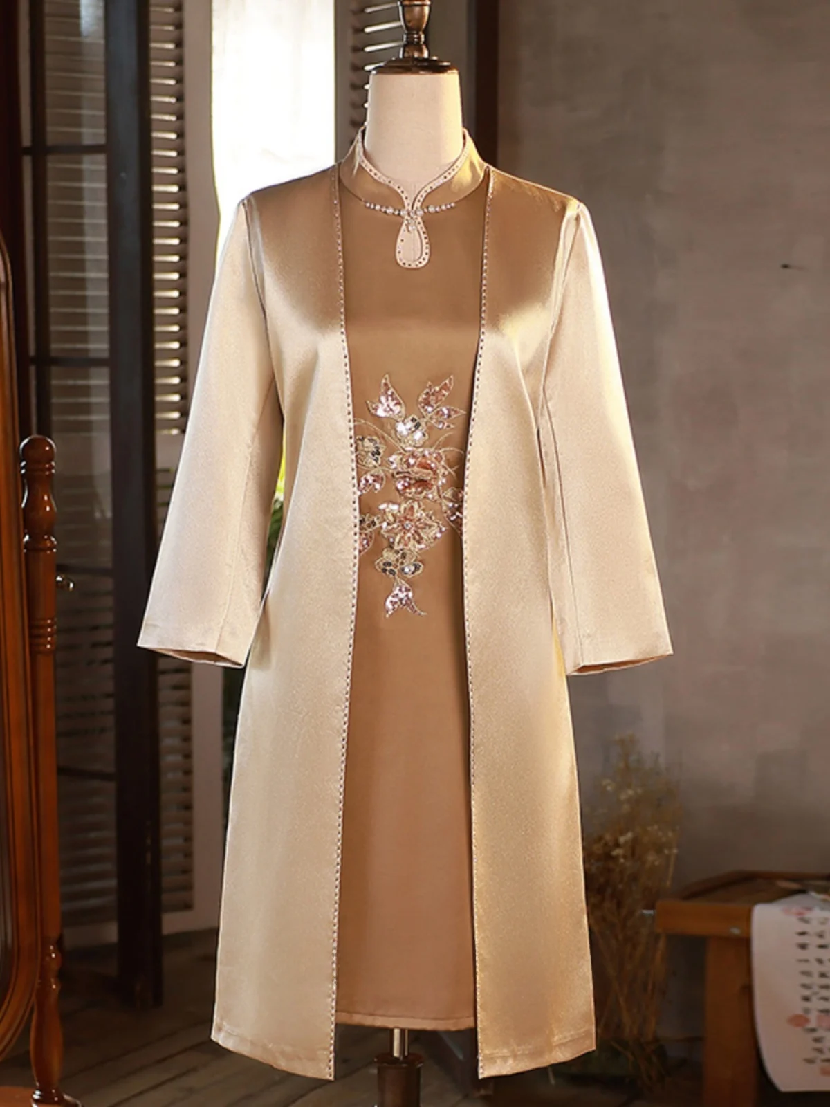 

Длинное свадебное платье цвета шампань с вышивкой для матери жениха/невесты, осеннее, женское