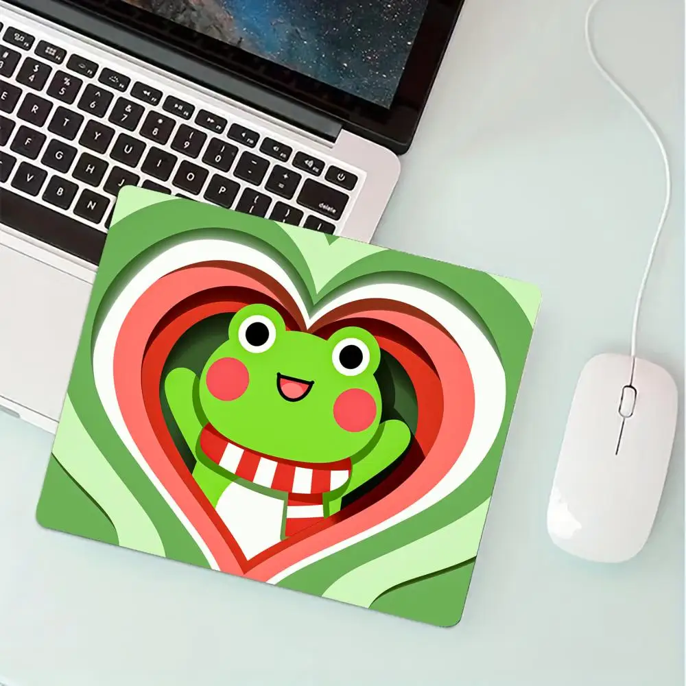 Cute Heart Frog Small Mouse Pad Desk Mat Gaming mats with Stitched Edge Non-Slip Rubber Base Laptop accessories Office mat