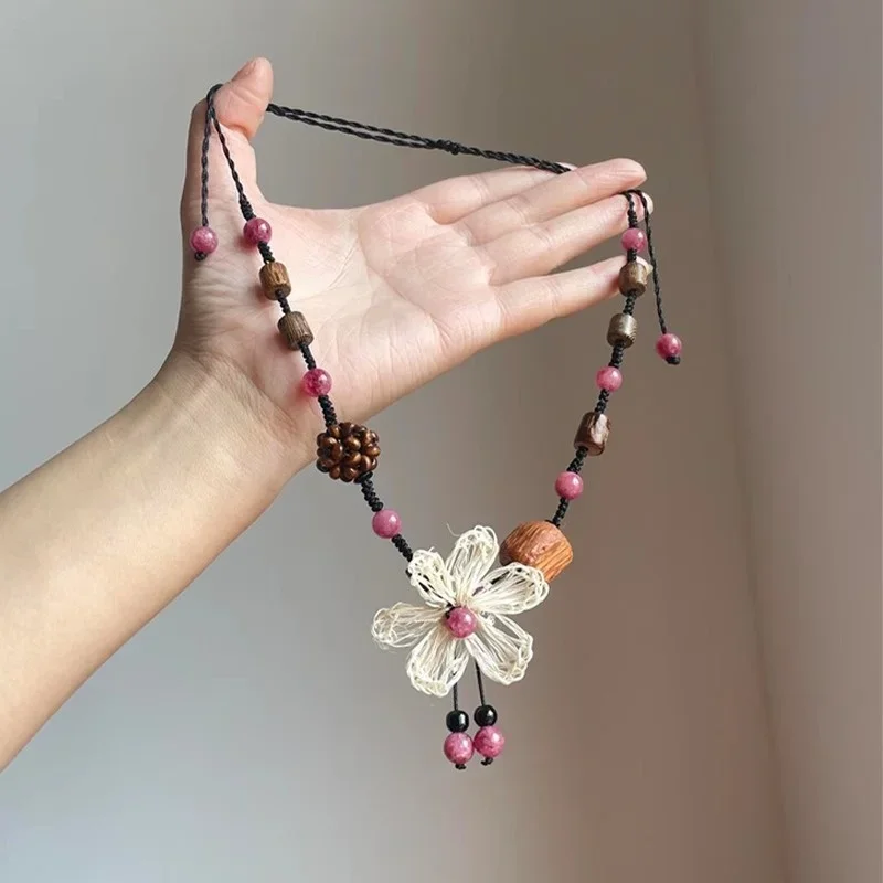 Ethnic Style Wooden Bead Raffia Flower Pendant Necklace Bohemian Collarbone Chain Retro Temperament Jewelry For Daily Wear