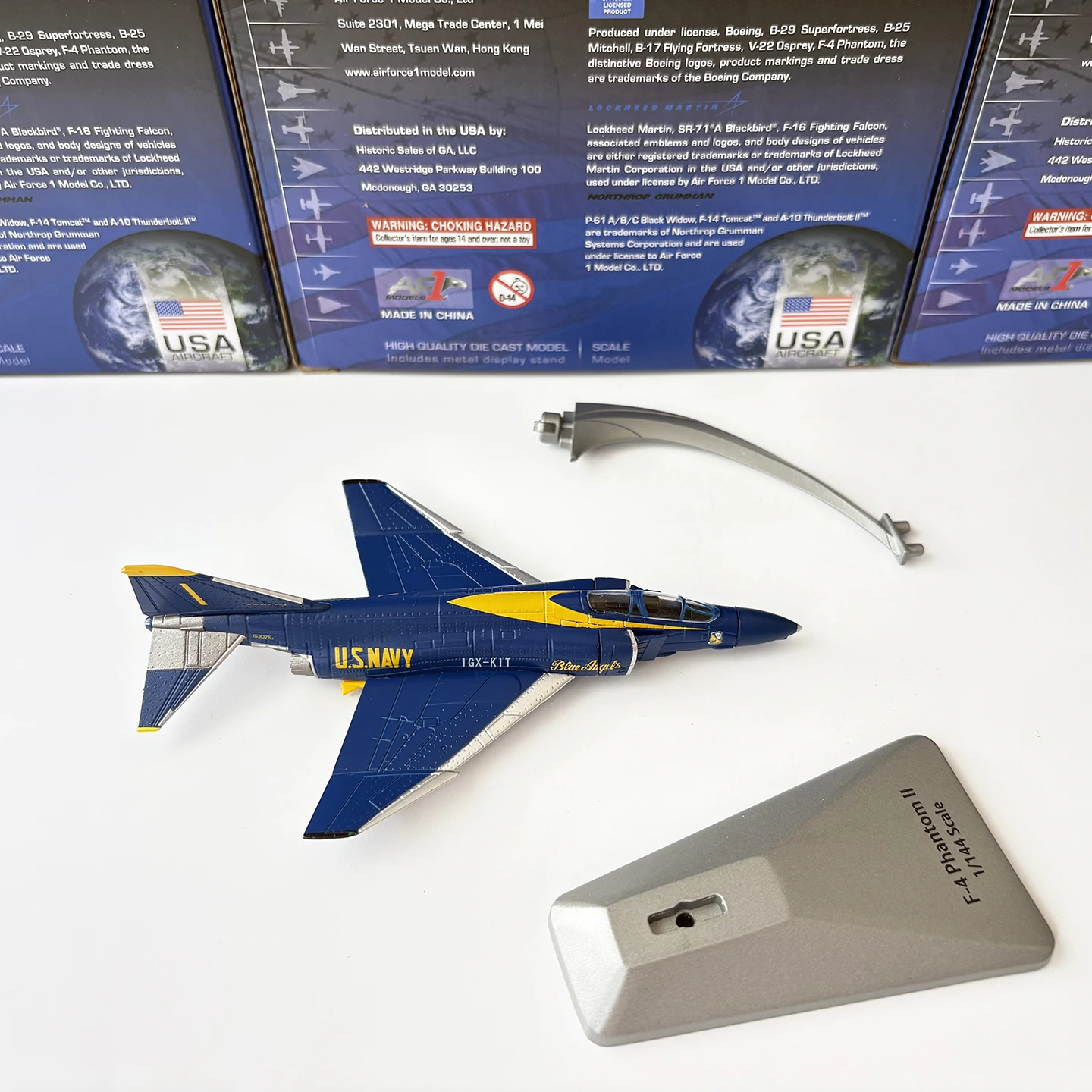 

1/144 Scale U.S. F-4 Phantom II Carrier-Based Fighter Jet F4 Bule Diecast Finished Military Plane Model Toy Collection Ornament
