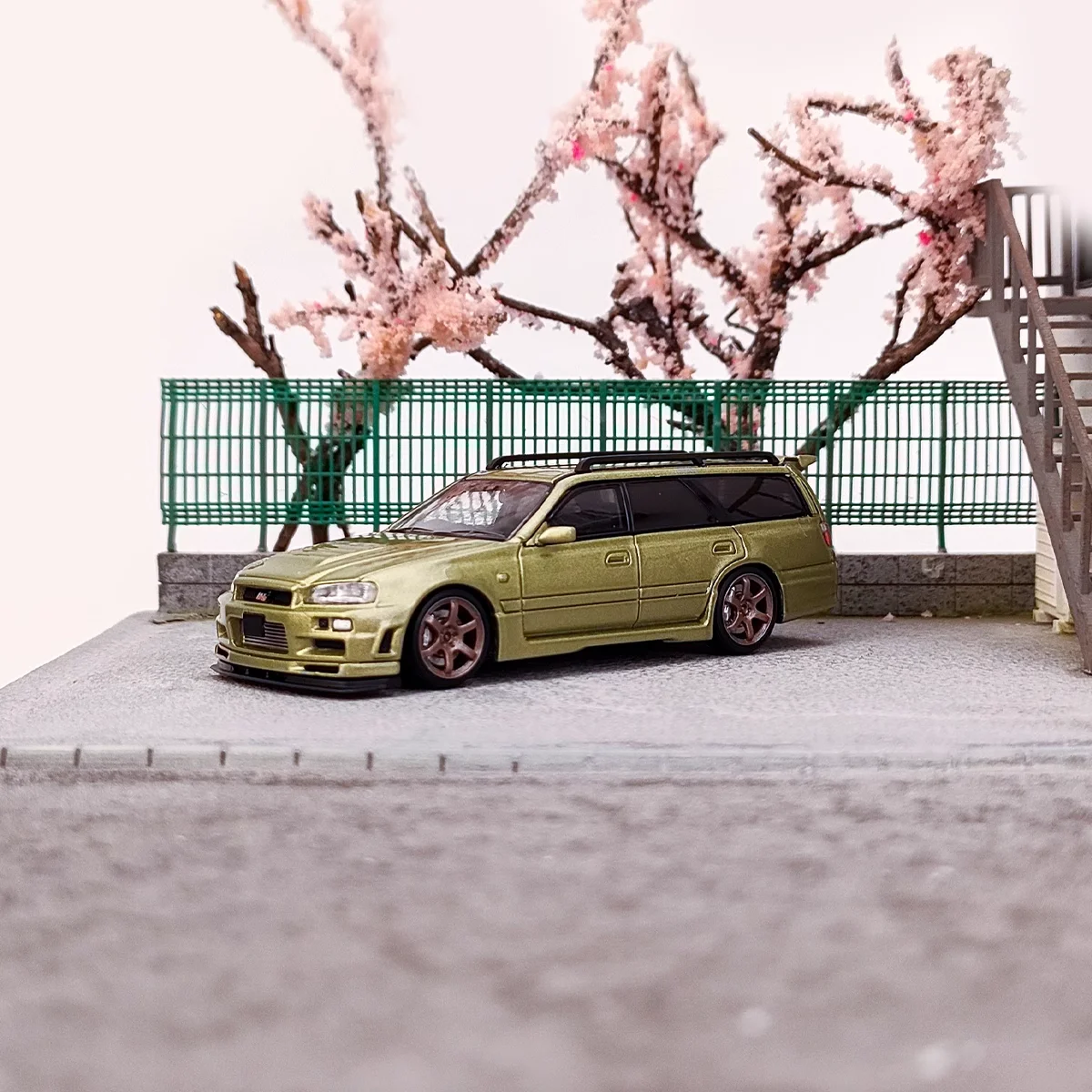 Diecast SW 1: 64 체중계 닛산 R34 Stagea 260RS 왜건 여행 크록 자동차 합금 자동차 모델 컬렉션 전시 장난감