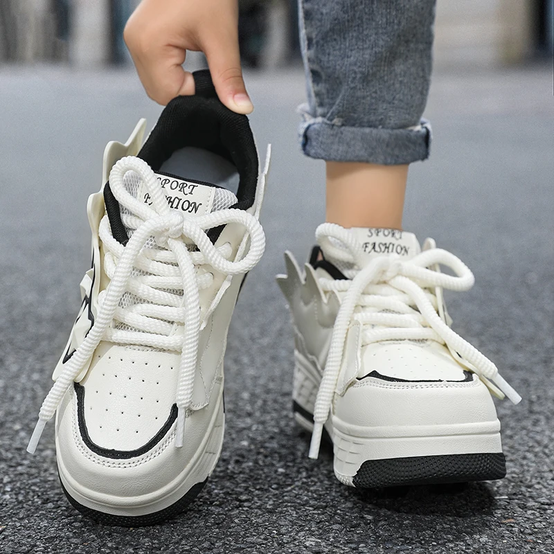 新しいトレンドの女の子向けクールな分解式自動四輪ローラースケート、男の子向け高審美性アイススケートシューズ