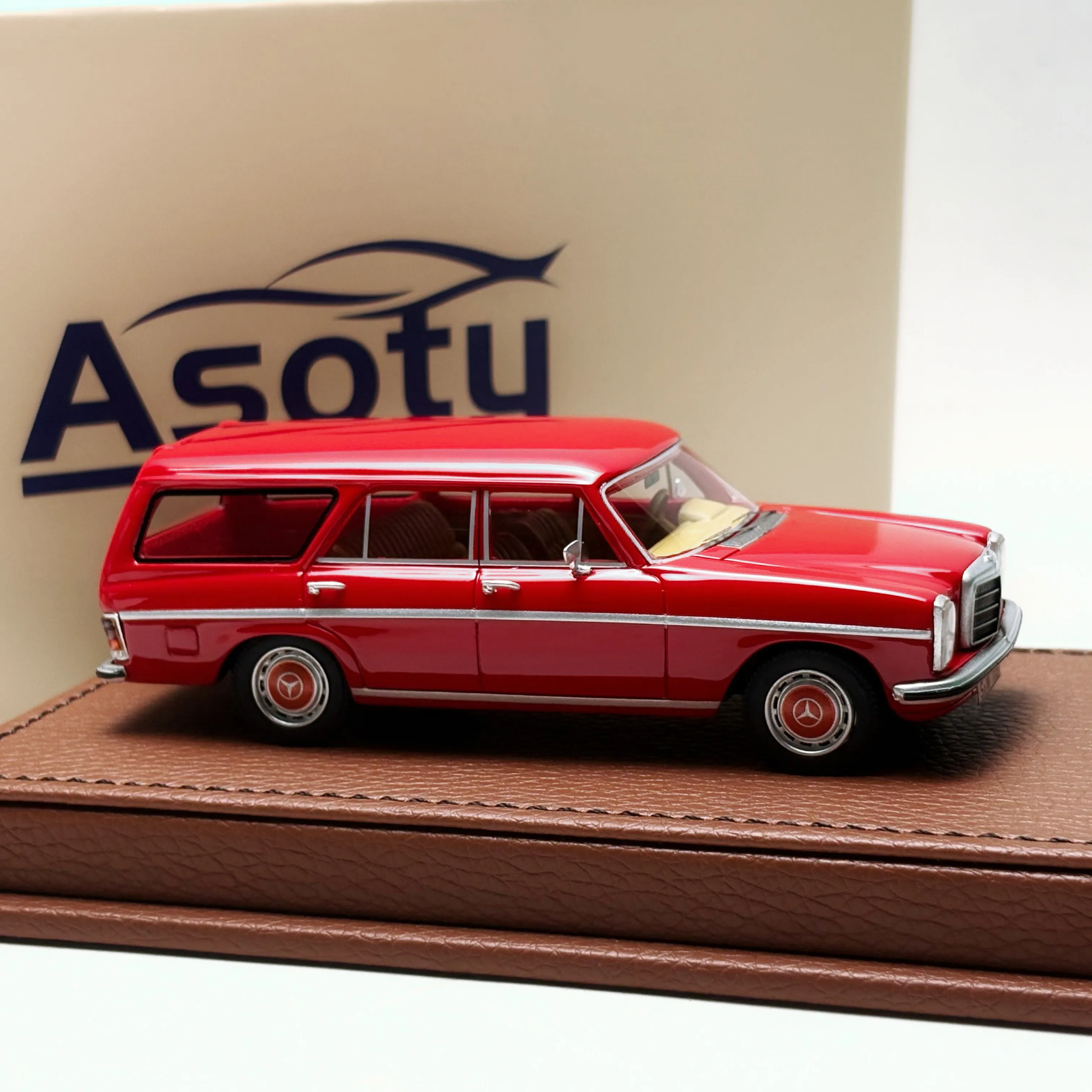 ASTOY 1/43 Scale Binz W115 Station Wagon Station Resin Car Model