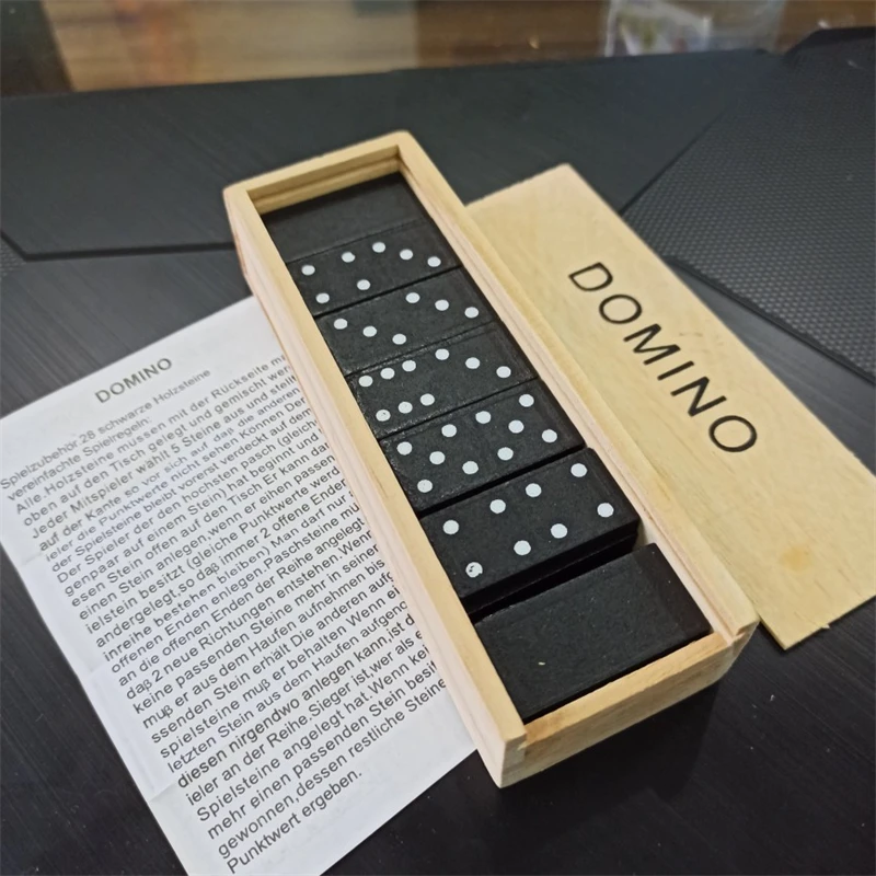 28 ชิ้น/เซ็ตของเล่นเพื่อการศึกษาเด็กไม้ Domino Board เกมท่องเที่ยวตลกตารางเกม Domino ของเล่นเด็กสําหรับของขวัญเด็ก