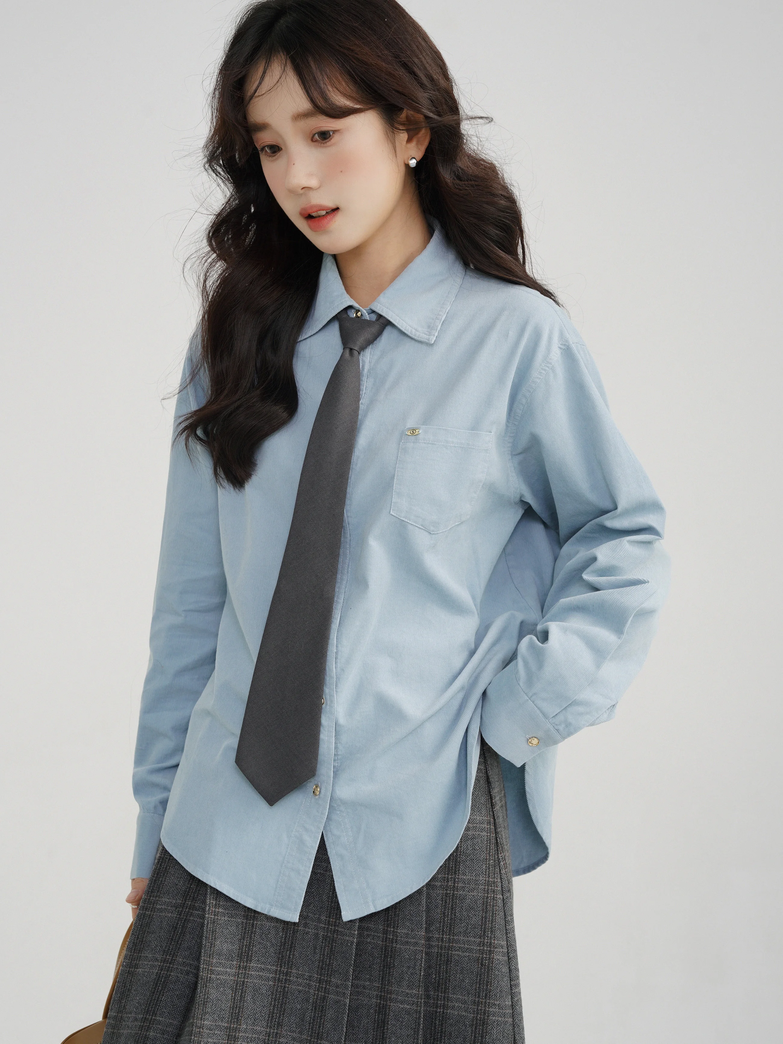 女性用ヴィンテージコーデュロイシャツ、スリムウィンターブラウス、クラシックな折り返し襟、シックなスクール風カジュアルトップ、デイリースタイリングに