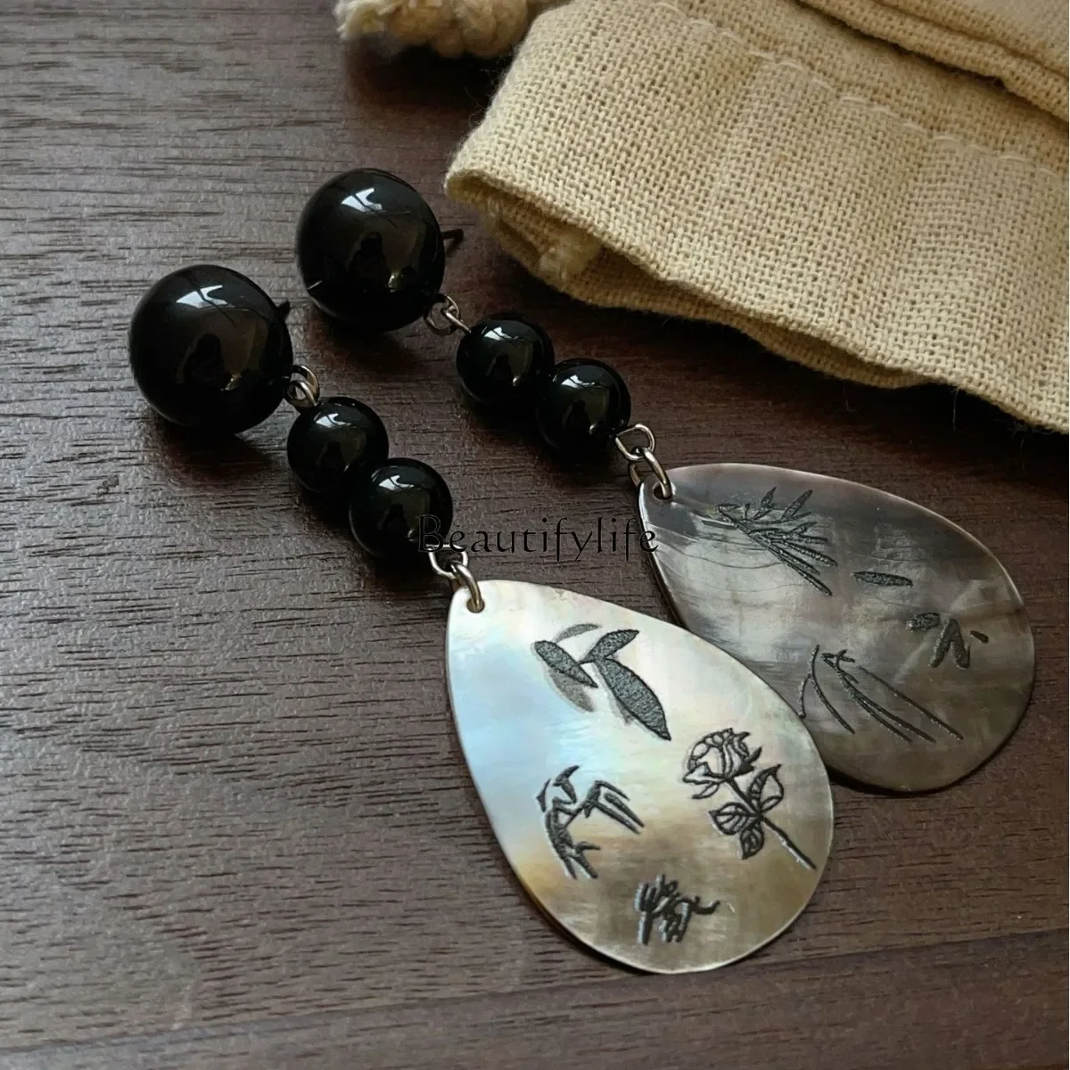 New Chinese earrings, Guofeng earrings, cool feeling 2024 new black stud earrings