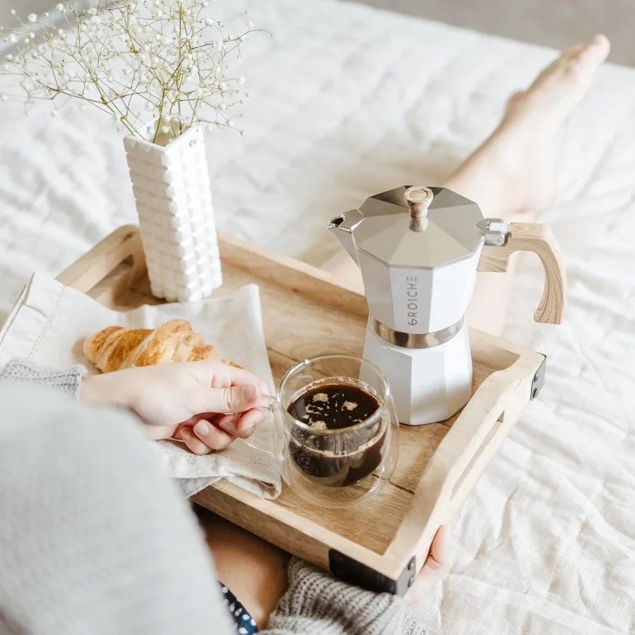 ホワイトミラノ ストーブトップエスプレッソメーカー 家庭用コーヒー醸造用 6カップ容量 ガスまたは電気ストーブでの日常使用に最適 C