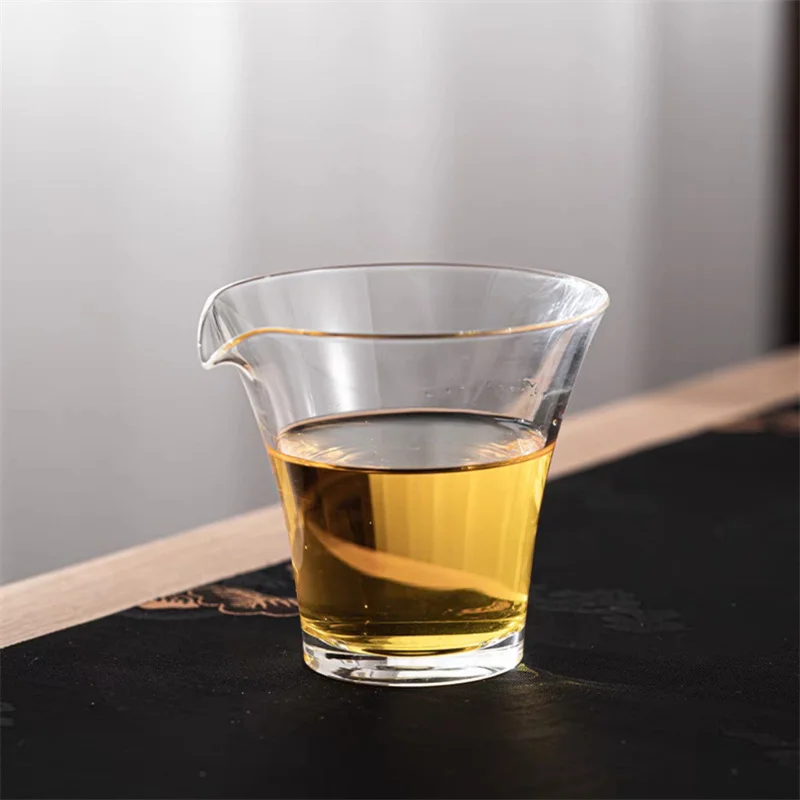 Creative Handmade Heat-resistant Glass Tea Pitcher Fair Cup Tea Cup Chahai Justice Cup Kungfu Tea Divide Tea Set Accessories