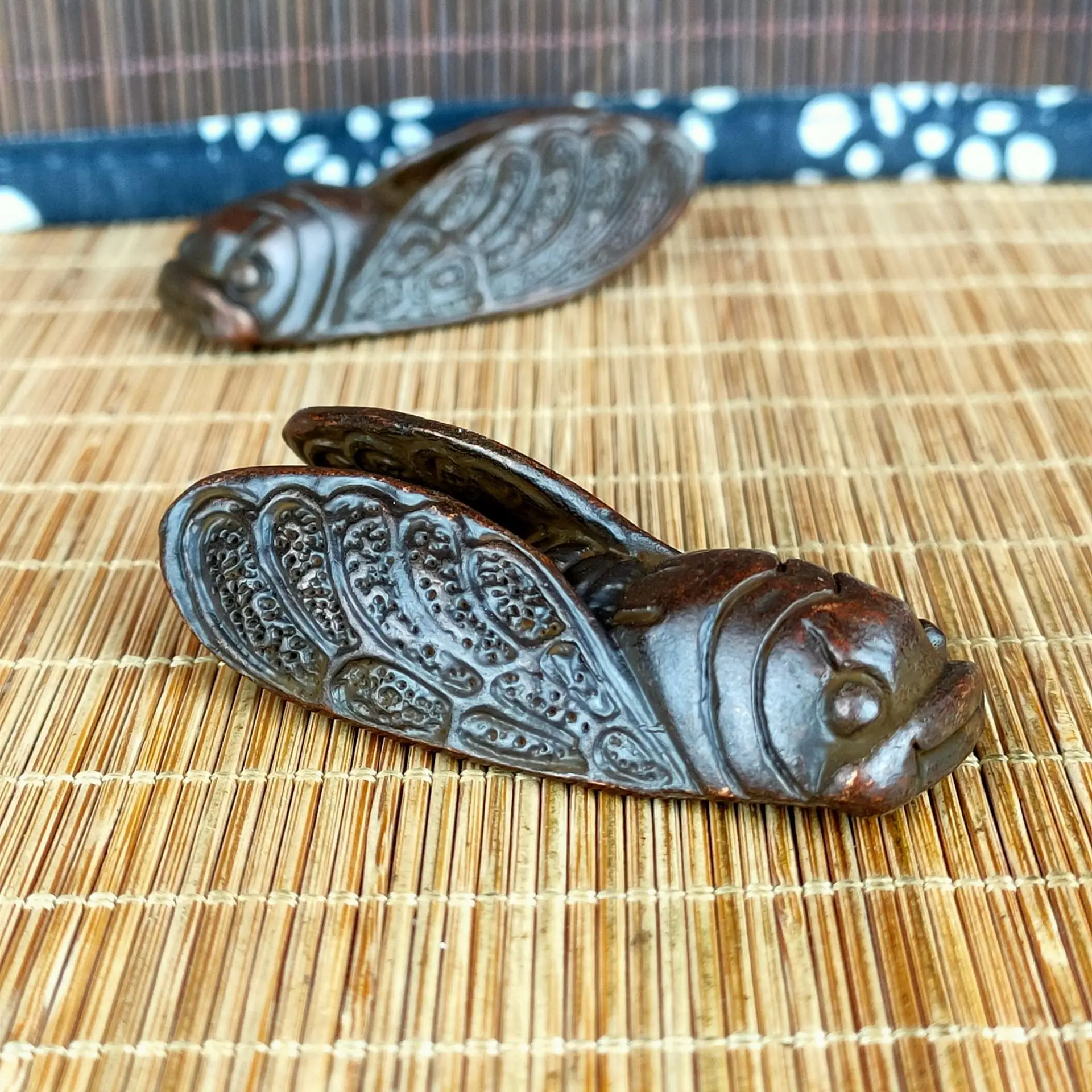 Sculpture animal statue made old copper cicada handle piece retro cultural play cicada cicada blockbuster tea pet props