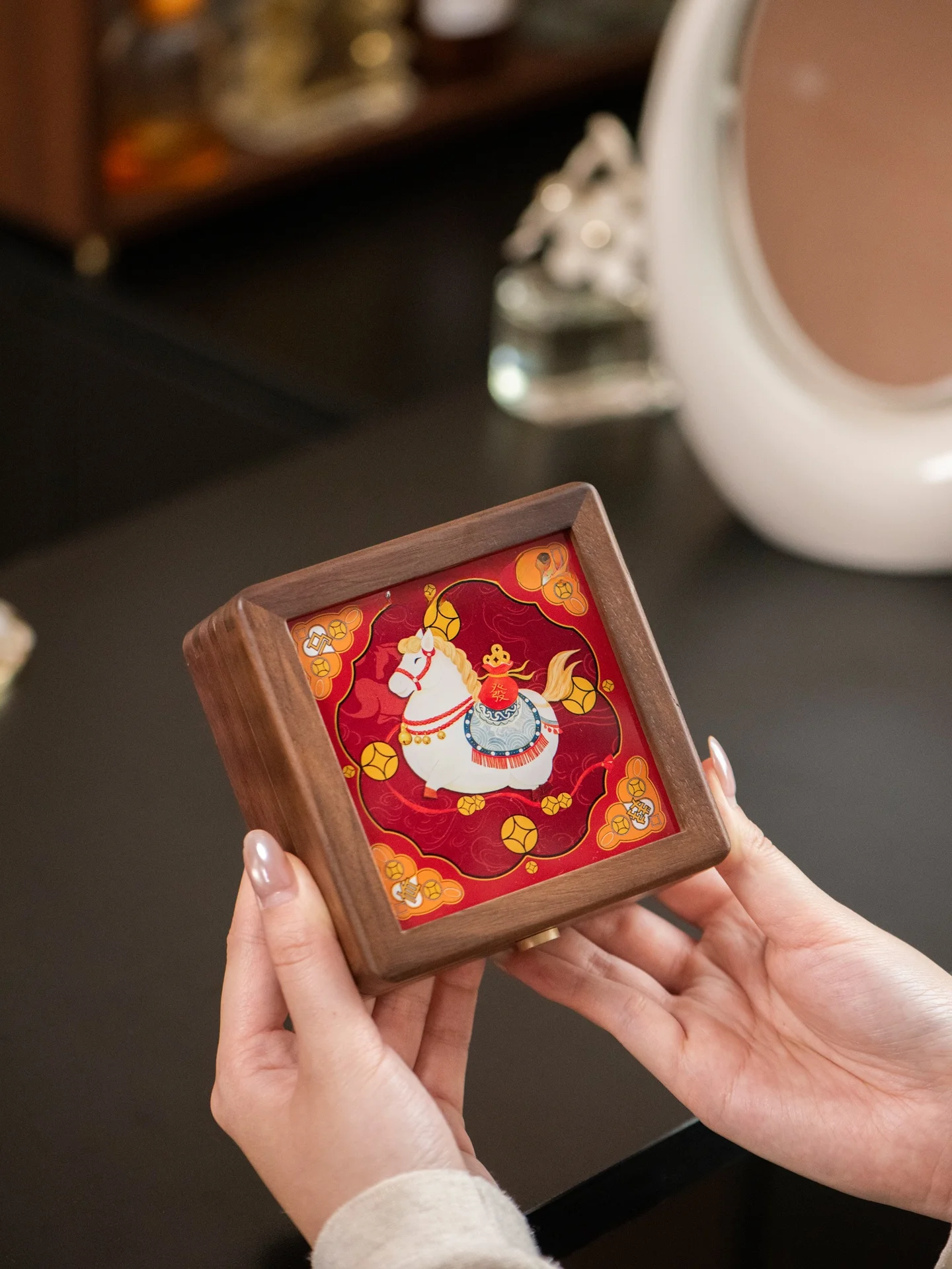 

High-End Gold Storage Box Wooden Antioxidant Jewelry Box Creative Hand-Painted Illustration Desktop Organization Container