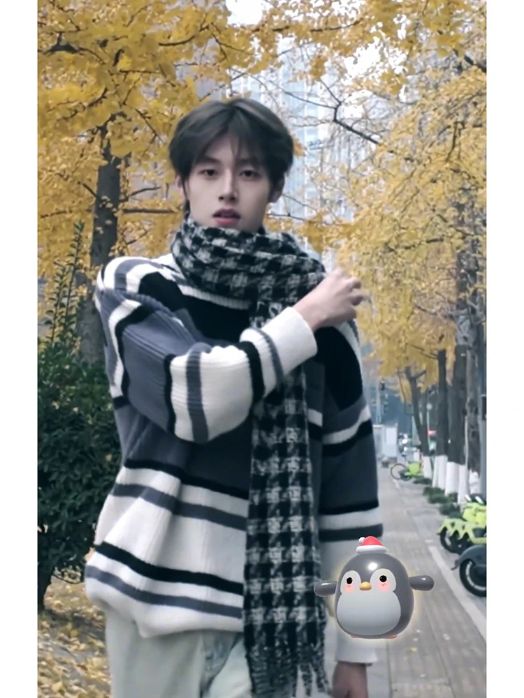 

Американский ретро-свитер в полоску с круглым вырезом для мужчин, зимний оверсайз, парная верхняя одежда, вязаная рубашка в стиле Lazy Style, повседневная прямая модель