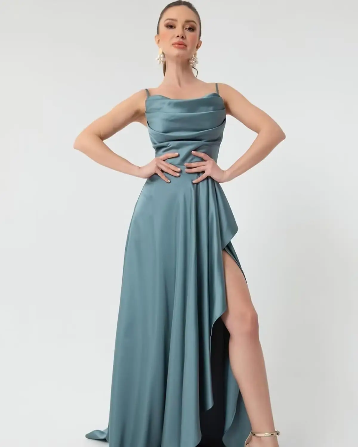 فستان وصيفة العروس بأشرطة سباغيتي طويل مع شق الكشكشة فستان الحفلة الراقصة مطوي الساتان فساتين رسمية فستان رسمي أنيق للنساء #4