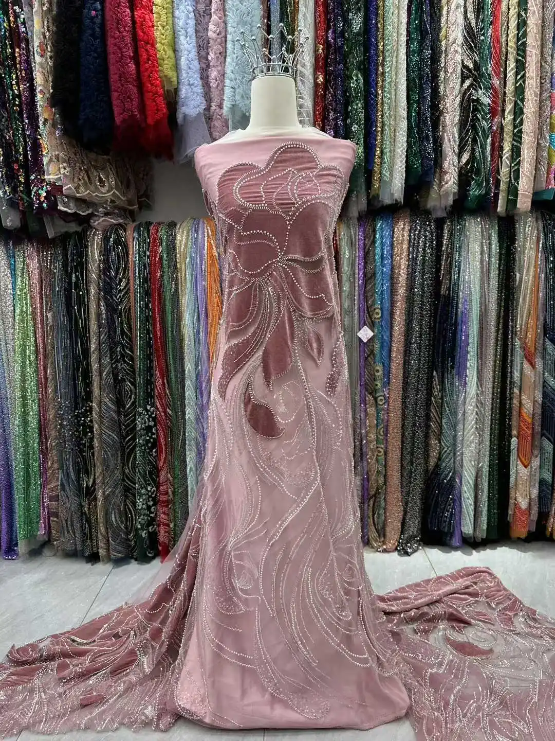 ผ้าลูกไม้กำมะหยี่หรูหราปักเลื่อมสไตล์แอฟริกันสำหรับเจ้าบ่าว ผ้าลูกไม้ฝรั่งเศสไนจีเรียคุณภาพสูงปี 2025 สำหรับชุดแต่งงาน